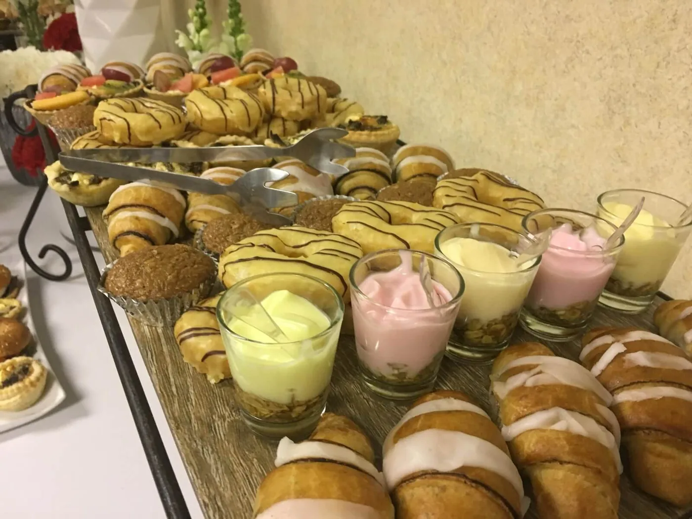 Kosher breakfast pastries and desserts for corporate event